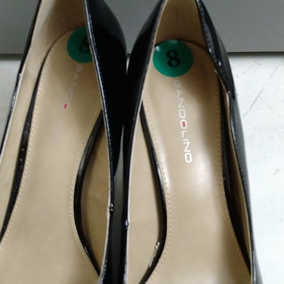 Black heels - Picture 3 of 4